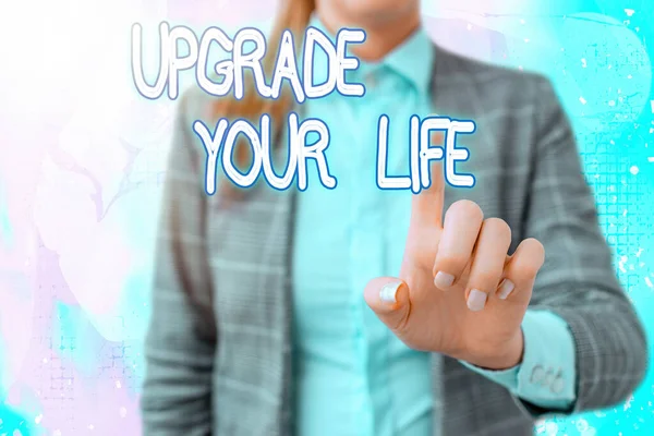 Kézírás szövegírás Upgrade Your Life. Koncepció jelentése javítja az életmód egyre gazdagabb és boldogabb Érintőképernyő digitális alkalmazás jelölés fontos részleteket az üzleti életben. — Stock Fotó