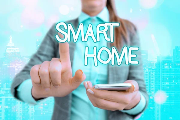 Handschriftliches Textschreiben Smart Home. Konzept bedeutet, ausgestattete Wohnung kann per Telefon oder Computer ferngesteuert werden Touchscreen digitale Anwendung Kennzeichnung wichtiger Details in Unternehmen. — Stockfoto