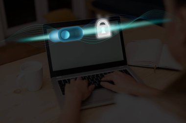 Sanal ekrandaki en son dijital teknoloji koruma veri asma kilidi güvenliğinin grafikleri. Güvenliğe Kilitli İş Adamı.