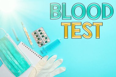 Kan Testi 'ni gösteren not yazıyorum. Bir organizmadan alınan kan örneğinin sağlık durumu değerlendirmesi için not defteri olan bir laboratuvar analiz seti geliştirilmesi.
