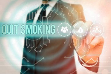 Sözcük yazma metni sigarayı bırak. Tütün içmeyi bırakma veya durdurma süreci için iş konsepti Sistem Yöneticisi denetimi, dişli yapılandırma araçları kavramı.