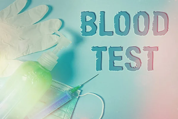 显示血液测试的概念手写。商业照片展示从生物体中提取血液样本用于实验室分析主要医疗预防设备的健康保护 — 图库照片