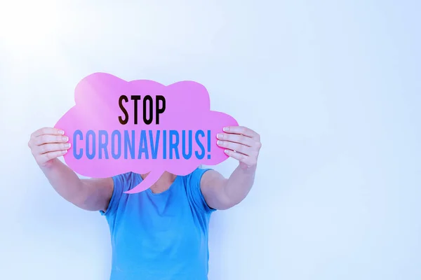 Textskylt som visar stoppa Coronavirus. Koncept foto Sjukdom medvetenhet kampanj kämpar för att minska COVID19 fall Tomma bubbla chatt klisterlappar mock up betona personlig idé koncept. — Stockfoto