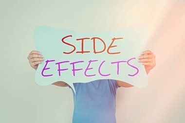 Kelime Yazma Yan Efektleri. Uyuşturucu veya tıbbi tedavinin istenmeyen etkileri için iş konsepti. Boş baloncuk sohbet etiketleri kişisel fikir kavramını taklit ediyor..