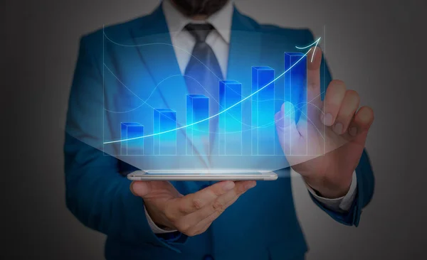 2009 년 1 월 1 일에 확인 함 . Man Smartphone illustrating Ascending Trends Performance Bar Graph Increase Annual Profits. 증가 증가 증가 증가 증가 증가 증가 증가 운동 상승 금융 증권 차트 상태보고. — 스톡 사진
