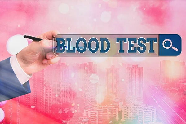 Texto para escrita de palavras Teste de sangue. Conceito de negócio para amostra de sangue extraída de um organismo para perfom uma análise de laboratório . — Fotografia de Stock