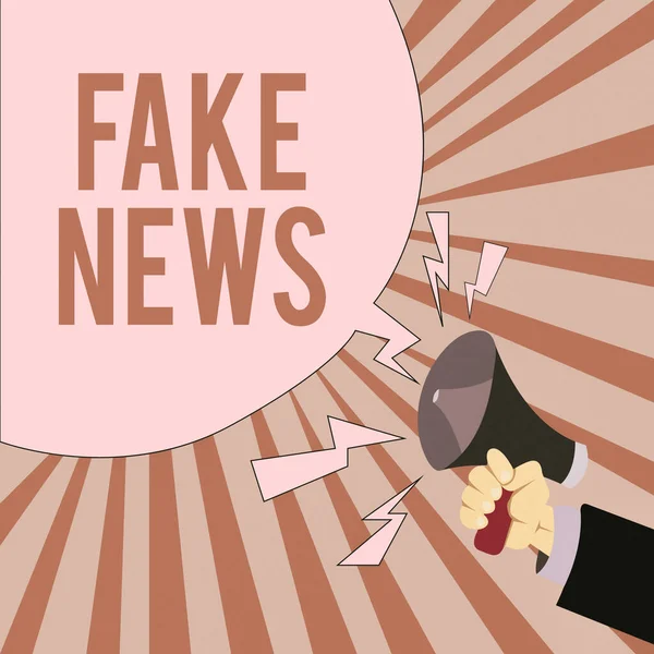 Woord dat tekst schrijft Fake News. Bedrijfsconcept voor valse informatie te publiceren onder het mom van authentiek nieuws Man Hu analyse Hand Holding Megaphone Blank Speech Bubble. — Stockfoto