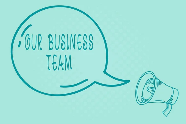 Sms 'je met ons Business Team erop. Conceptuele fotovergadering en brainstorming, strategisch partnerschap, crowdfunding, succes Blanco Transparante Speech Bubble met Shining icoon en Outline Megaphone. — Stockfoto