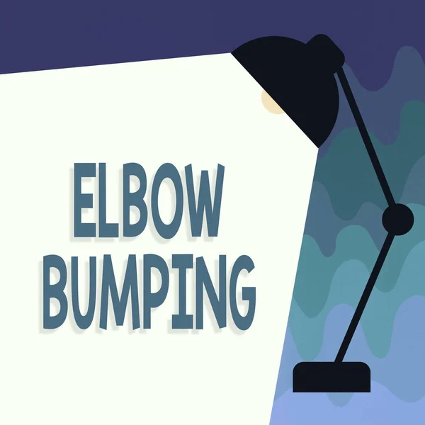 엘보 범블링 (Elbow Bumping) 이란 글자를 쓴다. 컨셉 이 뜻하는 바는 2 명의 개인 터치 팔꿈치 테이블 Pendant Lampshade Adjustable with Light Beam Ray space for Text. — 스톡 사진