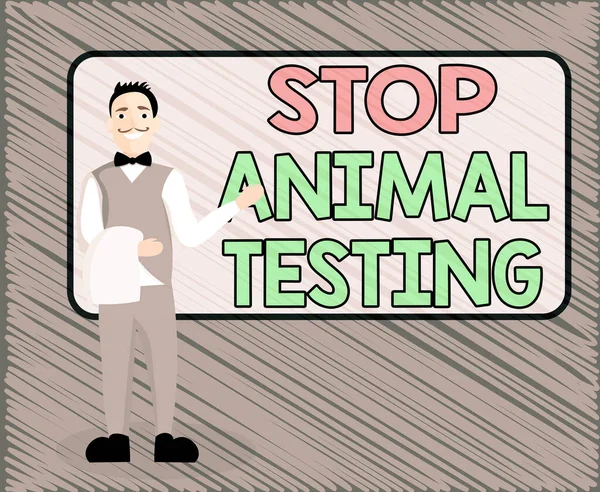 Textskylt som visar Stop Animal Testing. Konceptuell bild sätta stopp för djurförsök eller forskning Man servitör leende Stående i enhetlig hand presentera Blank Menu Board. — Stockfoto