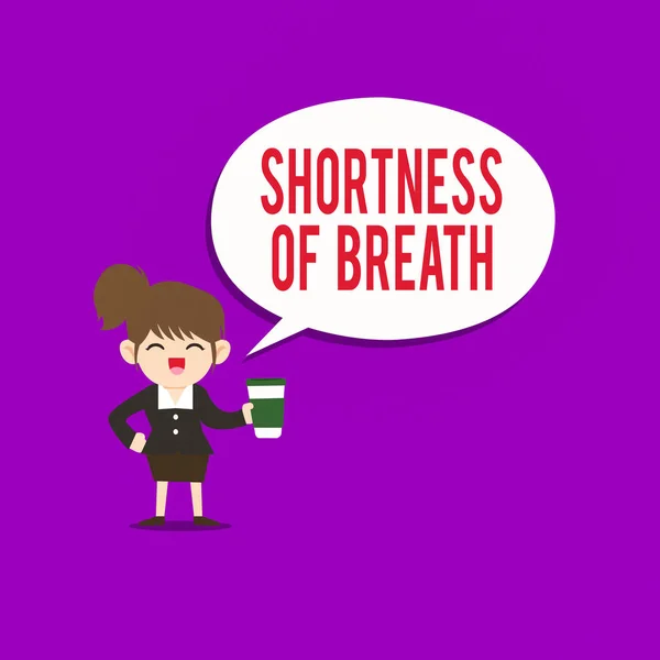 Teksten met Shortness Of Breath. Conceptuele foto intense aanscherping van de luchtwegen waardoor ademhalingsproblemen Vrouwelijke Hu analyse Dragen Uniform vasthouden van een koffie To Go Cup en Speech Bubble. — Stockfoto