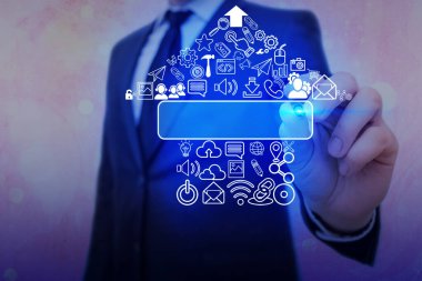 Bilgi işlem elemanları ve düz simgelerle bilgi işlem. En Son Dijital Teknoloji, Sosyal Medya, Ağ Bağlantısı ve İletişim, İş, Mali Konsept.