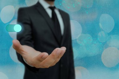 Sanal ekrandaki en son dijital teknoloji koruma veri asma kilidi güvenliğinin grafikleri. Güvenliğe Kilitli İş Adamı.