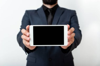 Model Giyinen İşletme Giyimi Değişik Açı Atışlar Tutucu Boş Not Defteri Kağıt Aksesuarları ve Modern Gadget