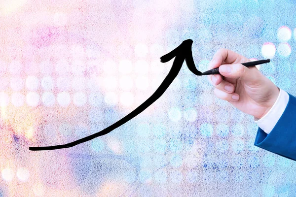 상승하는 성공을 향한 상승하는 성공 향상 개발에 직면 한 Arrowhead Curve Illustration. 디지털 애 로우 차트는 성장을 상징한다 — 스톡 사진