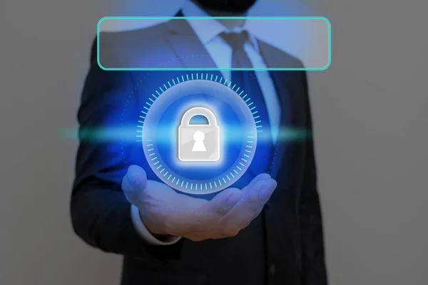 Grafik af nyeste Digital Technology Protection Data Padlock Sikkerhed på det virtuelle display. Forretningsmand med lås til sikker. - Stock-foto