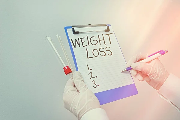 Handschrift Text Weight Loss. Konzept, das eine Verringerung der gesamten Körpermasse aufgrund eines mittleren Flüssigkeitsverlustes bedeutet Laborblutprobe für medizinische Diagnoseergebnisse. — Stockfoto