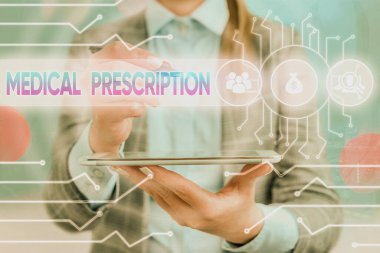 Tıbbi reçeteyi gösteren bir mesaj. Bir doktor sistem yöneticisi denetimi tarafından uygulanan kavramsal fotoğraf sağlık programı, dişli yapılandırma araçları konsepti.