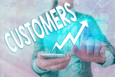 Müşterileri gösteren bir not yazıyorum. Bireysel veya örgütsel satın alma ürünleri veya hizmetleri gösteren iş fotoğrafı Arrow sembolü önemli bir başarı gösteriyor.