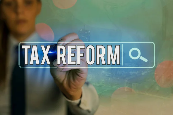 Письменная записка о налоговой реформе. Деловое фото, демонстрирующее государственную политику по сбору налогов с владельцев бизнеса . — стоковое фото