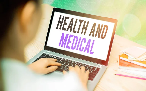 건강 과 의학을 보여 주는 글쓰기. 비즈니스 사진 쇼 케이스 연구 및 현대의 신체 및 정신 건강에 대한 조사 화려 한 배경 아래 흰색 화면. — 스톡 사진