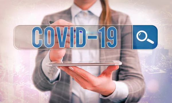 Szövegírás Covid19. Üzleti koncepció enyhe vagy súlyos légzőszervi megbetegedésekre, amelyeket a koronavírus okoz Web search digitális információ futurisztikus technológiai hálózati kapcsolat. — Stock Fotó