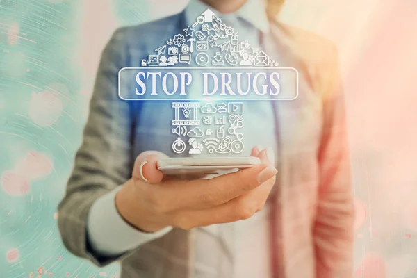 Sinal de texto a mostrar Stop Drugs. Foto conceitual põe fim à dependência de substâncias como heroína ou cocaína Informação rede de tecnologia digital conexão elementos infográficos ícone . — Fotografia de Stock