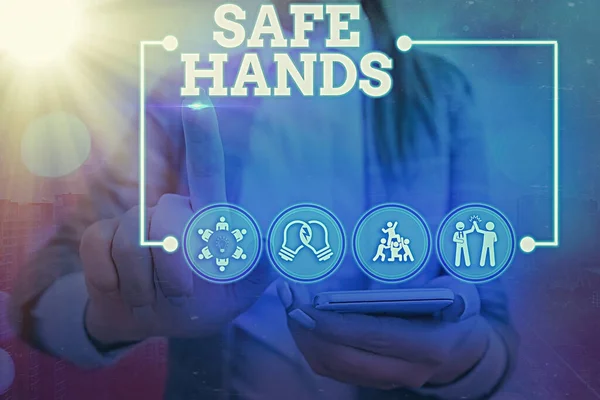 Conceptuele handschrift met Safe Hands. Zakelijke fototekst Zorgen voor steriliteit en netheid van de handen voor decontaminatie Informatienetwerk infographic elements. — Stockfoto