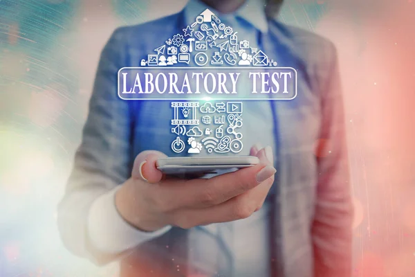 Tekstbord met laboratoriumtest. Conceptuele foto Bepaling van een medische diagnose aan de hand van de geteste stoffen Digitale netwerkverbinding van informatietechnologie infografische elementen icoon. — Stockfoto