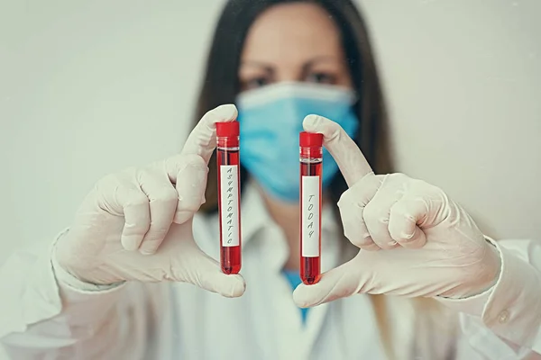 Signo de texto que muestra asintomático. Foto conceptual una condición o un individuo que produce o que no muestra síntomas Muestra de análisis de sangre de laboratorio mostrada para el resultado del análisis de diagnóstico médico . —  Fotos de Stock