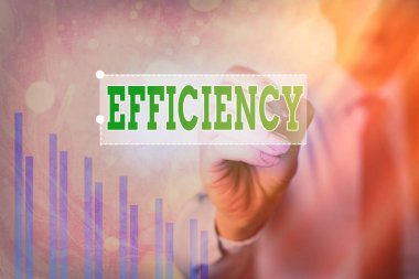 Verimliliği gösteren metin işareti. Kaynakların israfını önlemek için kavramsal fotoğraf yeteneği. Enerji parası ve zaman aralığı sembolü önemli başarılar gösteren yukarı doğru gidiyor..