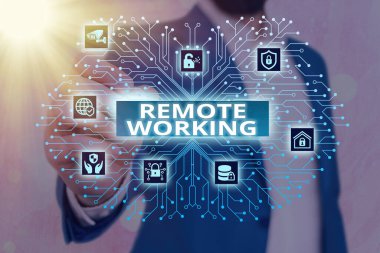 El yazısı Uzaktan Kumanda Çalışıyor. Konsept, profesyonellerin ofis sistem yöneticisi denetimi dışında çalışmalarına izin veren biçim, dişli yapılandırma araçları kavramı.