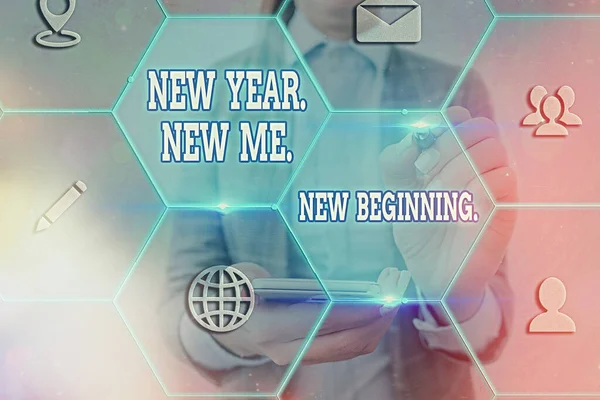 Kelime yazma yeni yıl mesajı. Yeni Ben. Yeni başlangıç... kendimize yeni hedefler belirlemek için iş konsepti Grids ve en son dijital teknoloji konseptinin farklı kurulumu. — Stok fotoğraf