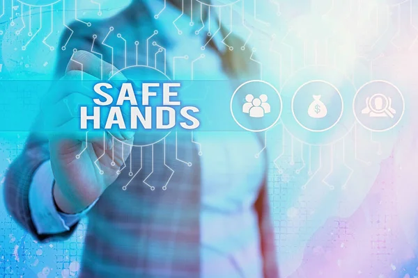 Słowo pisze tekst "Bezpieczne ręce". Koncepcja biznesowa zapewniająca sterylność i czystość rąk do odkażania Sterowanie administratorem systemu, Ustawienia konfiguracji narzędzi Koncepcja. — Zdjęcie stockowe