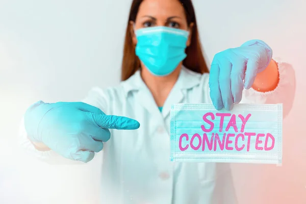 Az írás a Stay Connected-et mutatja. Üzleti fotó bemutatása, hogy továbbra is a szociális szakmai kapcsolat Laboratóriumi vérvizsgálati minta orvosi diagnosztikai elemzés. — Stock Fotó