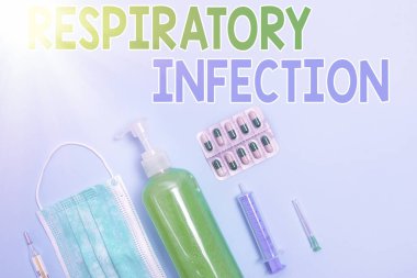 Solunum Enfeksiyonunu gösteren bir not yazıyorum. İş fotoğraflarında, normal solunumu doğrudan etkileyen herhangi bir bulaşıcı hastalığın sağlık hizmetleri için temel tıbbi önlem donanımı olduğu görülüyor.