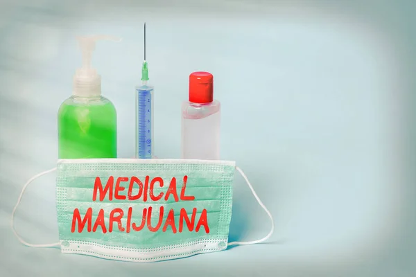 Konceptuell handstil som visar Medicinsk Marijuana. Företagsfoto visa upp tillgängliga endast efter recept och används för att behandla sjukdom Primära medicinska försiktighetsutrustning hälsoskydd. — Stockfoto