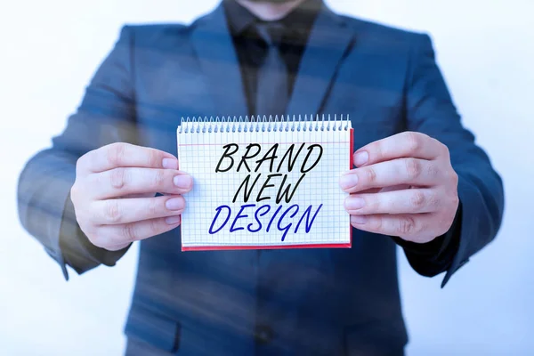 A vadonatúj dizájnt bemutató levél. Üzleti fotó bemutatása Brainstorming Körülbelül Branding stratégia és Product Identity Model megjeleníti a különböző üres színes jegyzettömb modell írás ötlet. — Stock Fotó