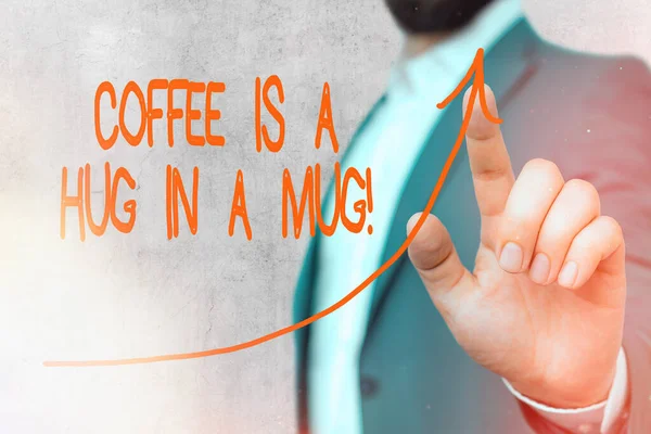Ordskrivning text Kaffe är en kram i en mugg. Affärsidé för att uttrycka kärlek känslor genom att ge varma drycker digitala pilspets kurva stiger uppåt betecknar tillväxt utvecklingskoncept. — Stockfoto