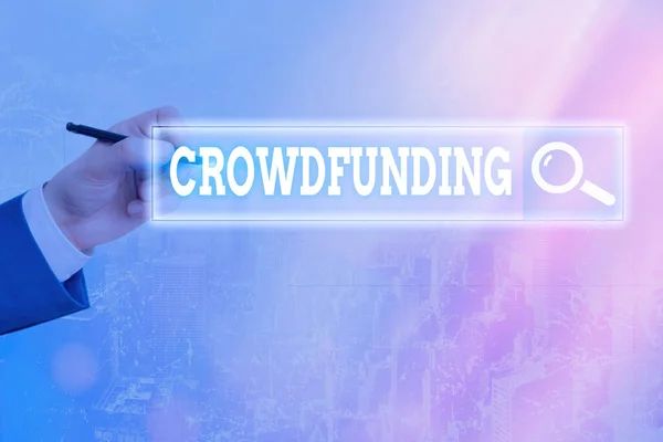 Psaní textu rukou Crowdfunding. Koncept znamená projekt získáním velkého množství malých částek na webu vyhledávání digitální informace futuristické technologie připojení k síti. — Stock fotografie