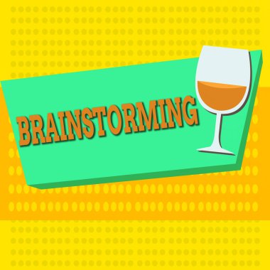 Kelime yazma metni Beyin Fırtınası. Fikir ve çözümlere yol açan grup tartışmaları için iş konsepti. Kadehlerin yarısı Dikdörtgen şeklinde şarapla dolu..
