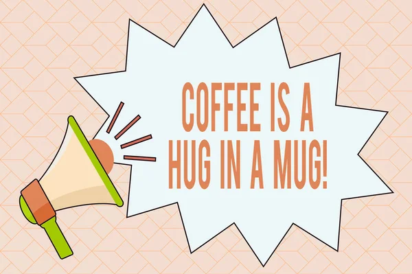 A kézírás szöveg írás kávé egy ölelés egy bögrében. Koncepció jelentése kifejezni a szeretet érzéseit azáltal, hogy forró italok Megafon térfogat Sound Effect ikon és üres Jagged sikoly buborék. — Stock Fotó