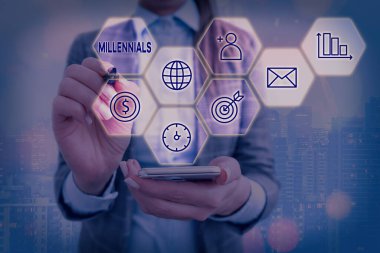 Millennials 'a mesaj yazıyorum. 21. yüzyılın başlarında genç yetişkinliğe ulaşan bir bireyin iş konsepti ve son dijital teknoloji konseptinin farklı kurulumu.
