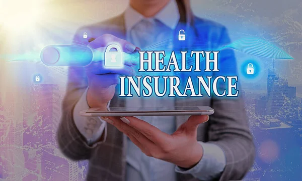 건강 보험을 작성하는 글을 쓴다. 개념적 의미 시스템 자금 조달의 의료 비용 웹 데이터 정보 보안 애플리케이션 시스템에 대 한 보험 그래픽 패들. — 스톡 사진