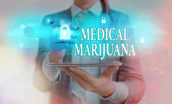 Handstilstext med medicinsk Marijuana. Begreppet menas endast receptbelagt och används för att behandla sjukdom Grafik hänglås för webbdata säkerhet applikationssystem. — Stockfoto