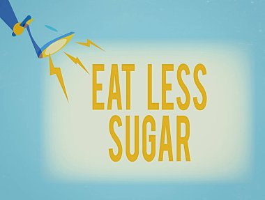 Daha az şeker yediğini gösteren kavramsal el yazısı. İş fotoğrafı metni şeker alımını azaltıyor ve sağlıklı bir diyet yiyor Hu analizi Yıldırım Ses Efekti ile megafon tutuyor.