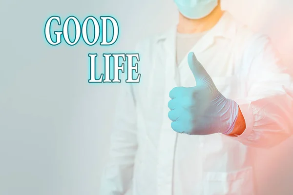 Signo de texto que muestra Good Life. Foto conceptual que vive en comodidad y lujo con pocos problemas o preocupaciones Técnico de laboratorio Con etiqueta engomada vacía Accesorios de papel Smartphone . — Foto de Stock