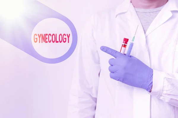 Signe texte montrant Gynécologie. Photo conceptuelle soins physiques de routine du système reproducteur des femmes Affichage vide autocollant papier accessoires Smartphone avec des gants médicaux sur. — Photo