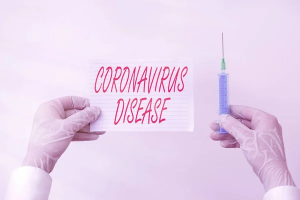 Написання тексту коронавірусної хвороби. Бізнес-концепція для визначення хвороби, спричиненої новим вірусом SARSCoV2 Лабораторний аналіз крові, показаний для результату медичного діагностичного аналізу . — стокове фото