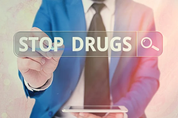 Texto escrito por palavra Stop Drugs. Conceito de negócio para acabar com a dependência de substâncias como a heroína ou a cocaína. — Fotografia de Stock